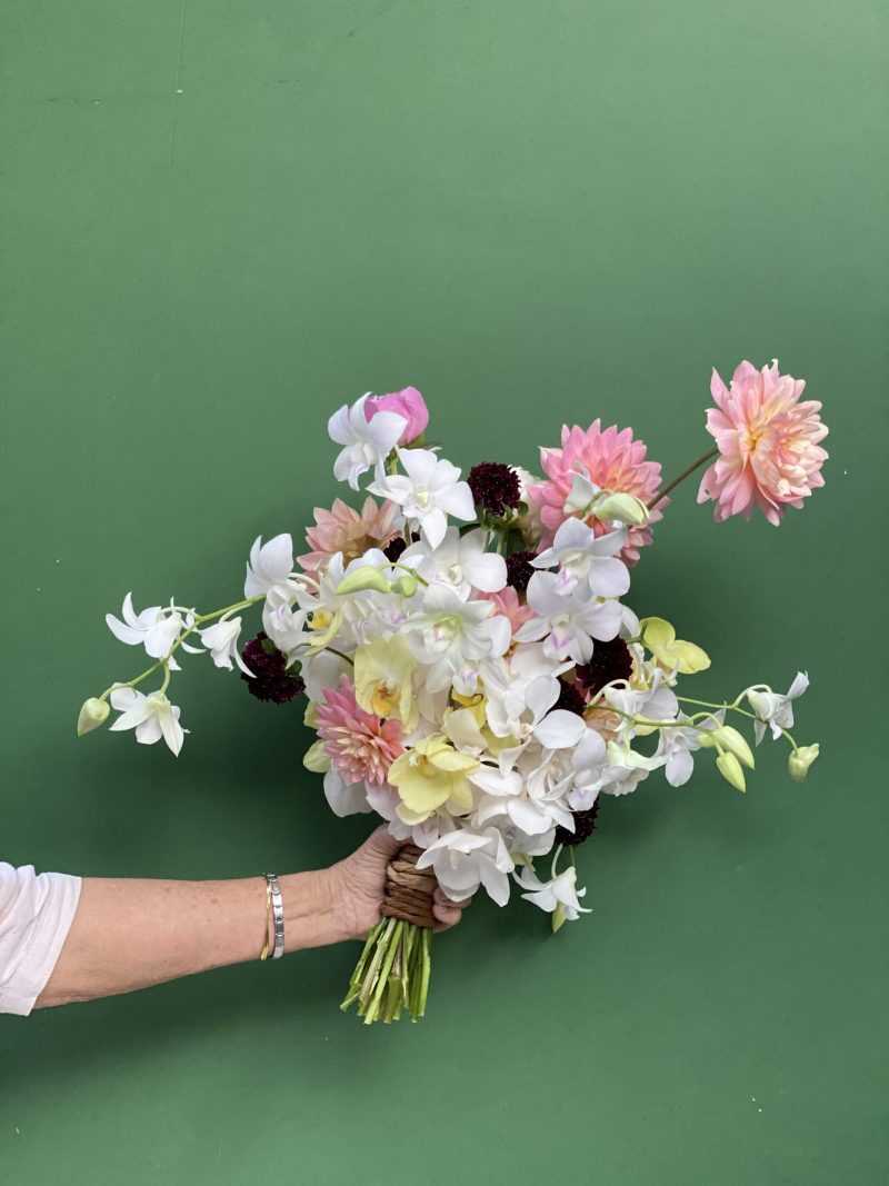 Bouquet de Noiva – Flores Variadas + 3 Peônias* M – BotanikLab